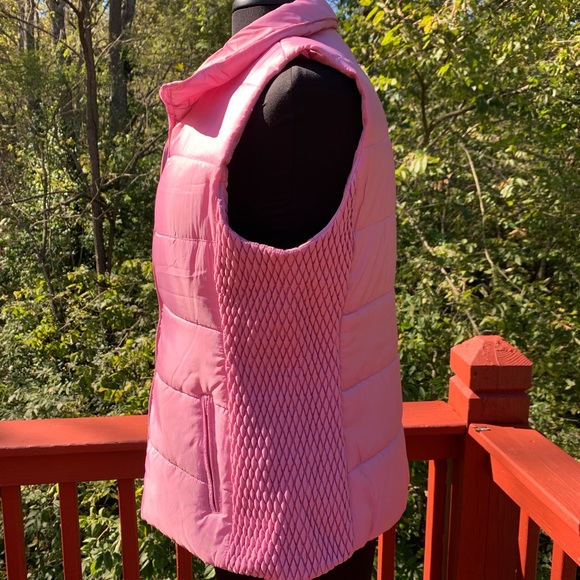 5 for $30.  Liz Claiborne Dusty Rose Puffer Vest - Picture 5 of 14